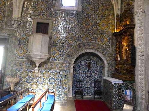Iglesia azulejos Ruta Bordaliana