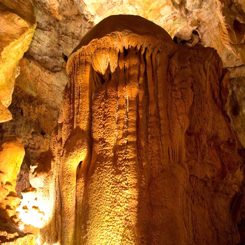 Estalagmitas Grutas Santo Antonio