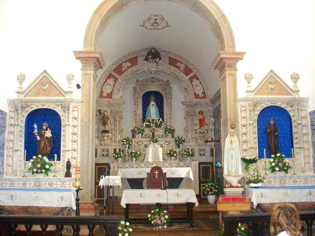 Altar Iglesia Nuestra Señora de Consolación Peniche