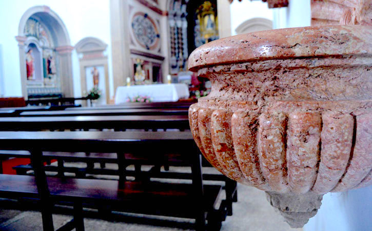 Iglesia de Nossa Senhora da Conceição-Atouguia-da-Baleia-Pia-Batismal-Peniche